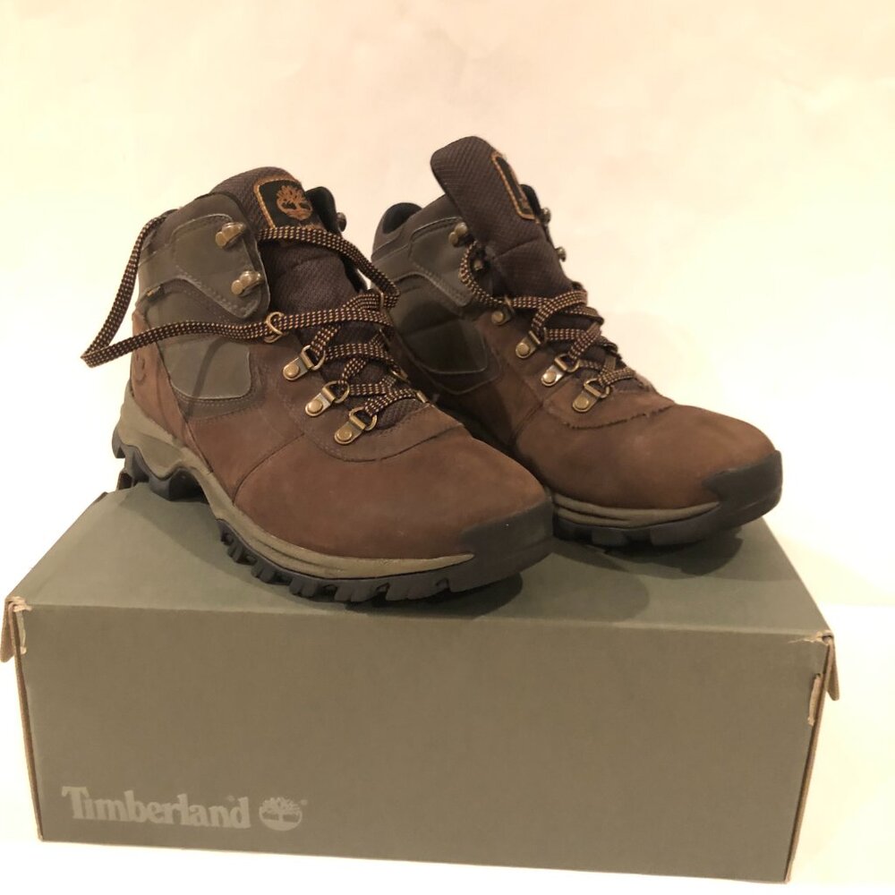 EUC TIMBERLAND MENS 9.5 Maddsen Leather Waterproof Brown Boot + Box